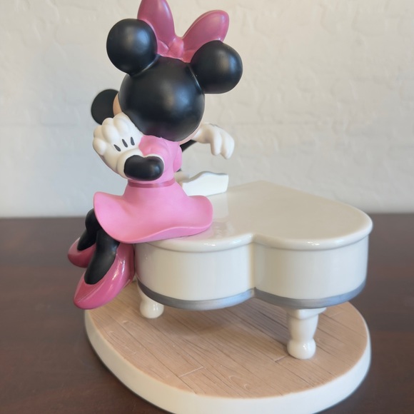 Precious Moments Disney Showcase Our Love Is A Sweet Melody 173704 (SB1511) - Picture 3 of 16